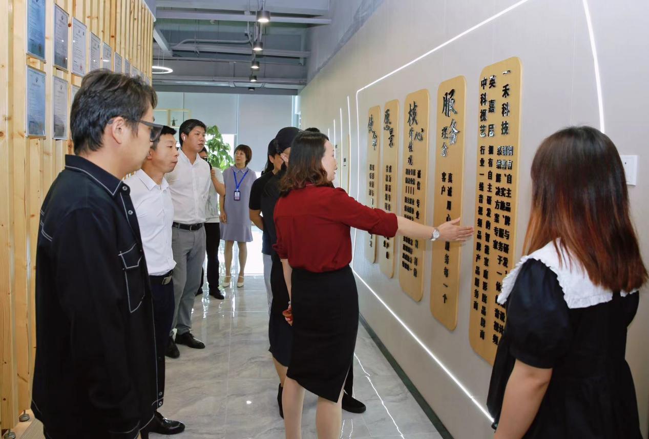 深圳市室内设计师协会设计师参观一禾科技